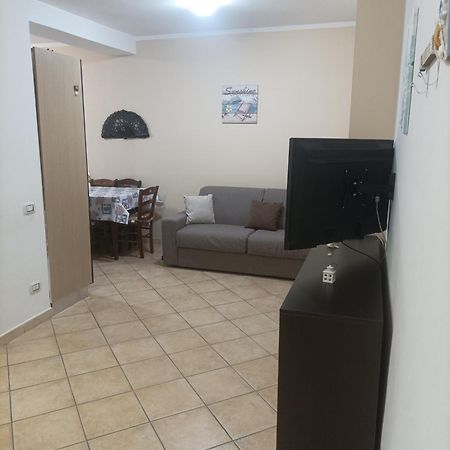 Casa Roberto Beach Torvaianica Bagian luar foto