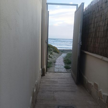 Casa Roberto Beach Torvaianica Bagian luar foto