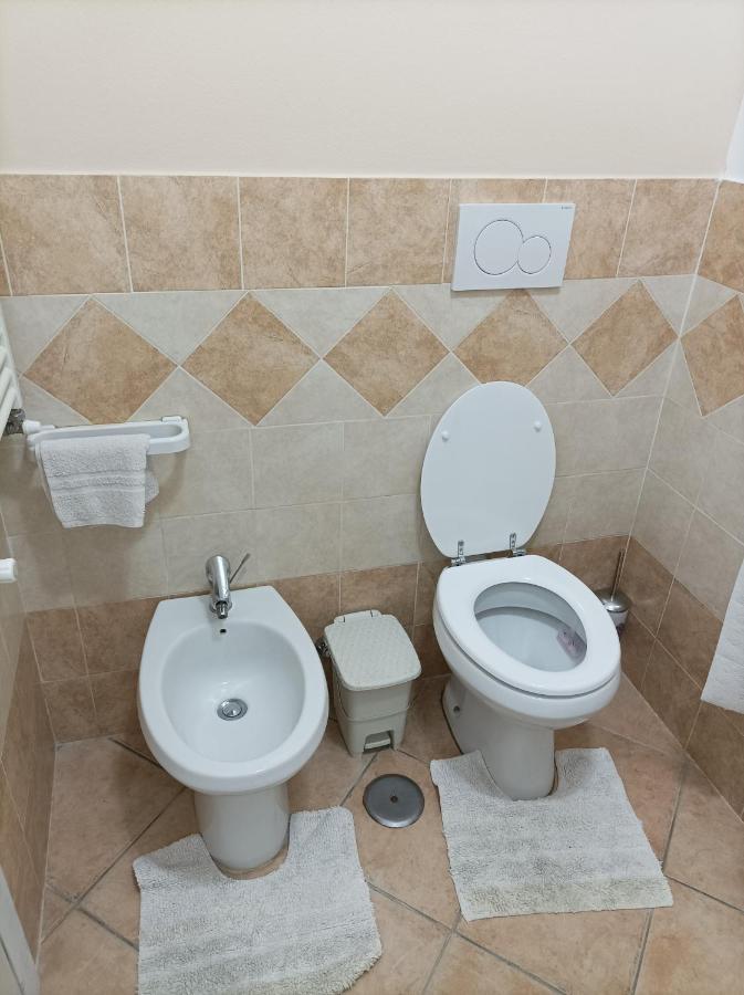 Casa Roberto Beach Torvaianica Bagian luar foto