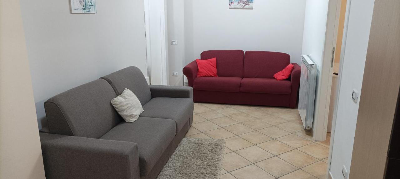 Casa Roberto Beach Torvaianica Bagian luar foto