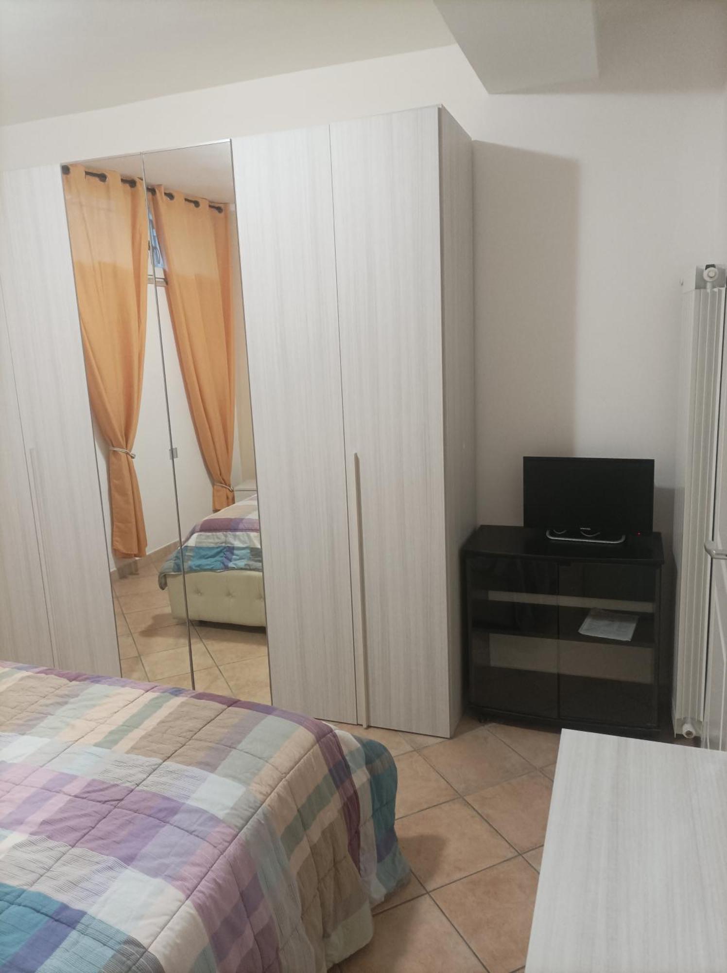 Casa Roberto Beach Torvaianica Bagian luar foto